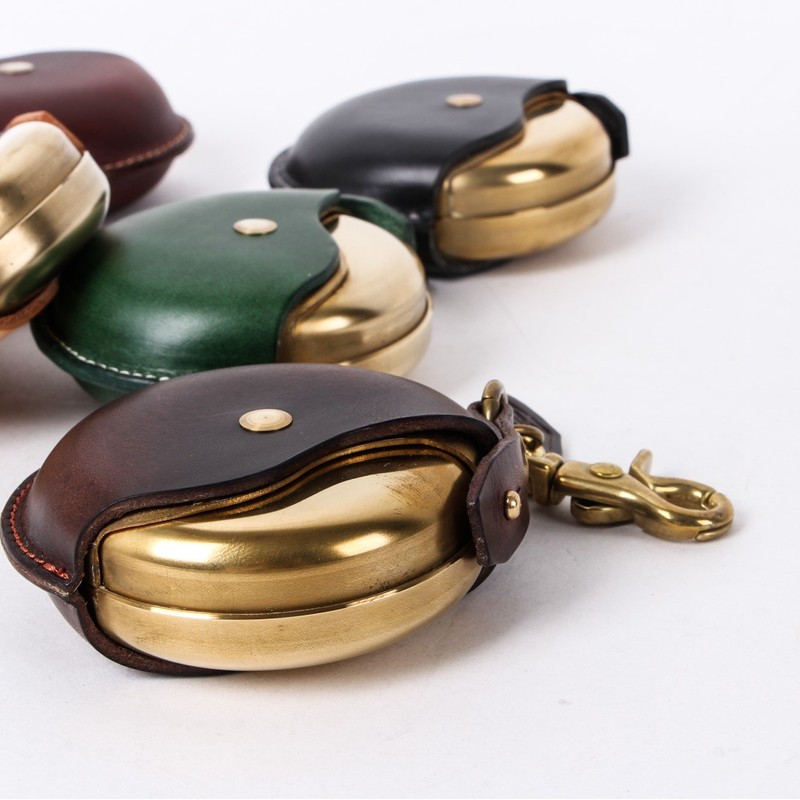 Cramp Portable Ashtray, Butt Holder, Leather, Brass, Stylish, Men's Key