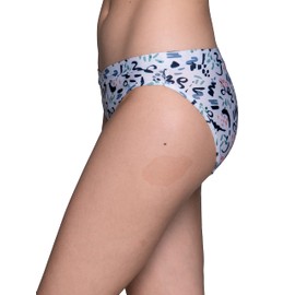 Vanity Fair Women's Beyond Comfort Bikini Panties, Silky Stretch-Love Story Print, 6
