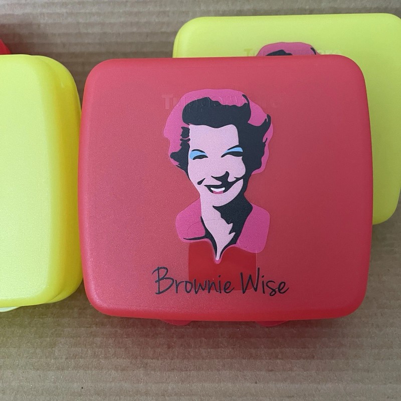 Tupperware Sandwich Keeper (Set of 4) Brownie Wise Red Yellow