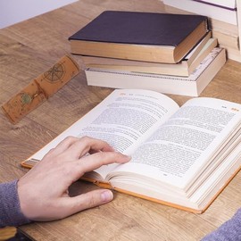 PU Leather Pencil Bag Strap Vintage Treasure Map Compass Cover Rollup Storage Organizer Retro Pen Bag Wrap Roll Case Holder Portable Stationery Pouch for Artist Drawing Makeup (Coffee, 20.5 * 31CM)