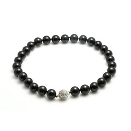 Schmuckwilli Pearl Necklace for Women Magnetic Clasp – with Black Round Beads – Elegant Necklace with Shell Pearls for Any Occasion – Choker Pearl Necklace for Women, Shell, Pearl