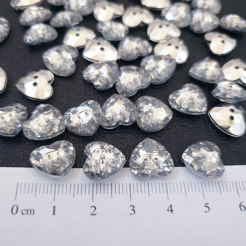 MajorCrafts® 44pcs 13mm Heart Faceted Acrylic 2 holes Sewing Buttons