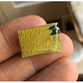 South Dakota enamel pin NOS vintage hat lapel bag Rushmore tourist souvenir