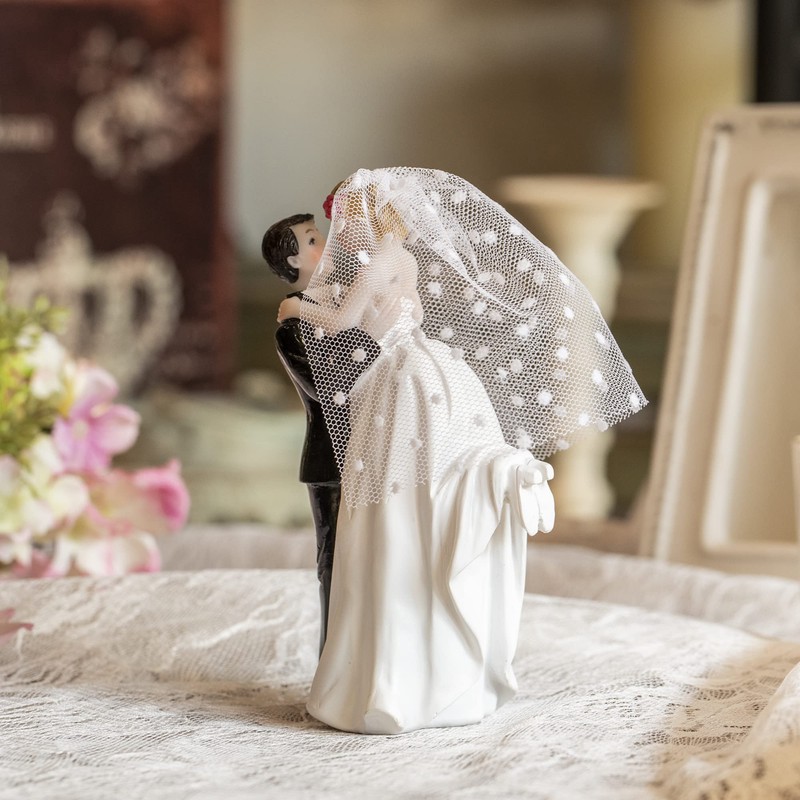 モダンウェディングケーキトッパー 花嫁と花婿 手作りフィギュア 装飾 素朴なケーキトッパー 結婚式や面白いカップル像 デスク装飾 フライングハグ