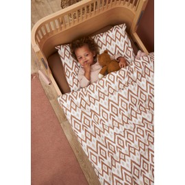 Meyco Baby Bedding Ikat Cot Bed (Breathable Material, 100% Cotton Duvet Cover + Pillow Case, Machine Washable and Dryable, 100 x 135 cm) Sand/Toffee