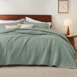 Bedsure Quilts California King Size - Lightweight Bedspreads Cal King Size with Basket Weave Pattern, Soft Quilt Bedding Set, Sage Green Comforter Set Coverlet for All Seasons with 2 Pillow Shams