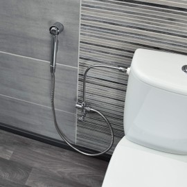Cornat Bidet-Handbrausen-Set - Verwendbar an Armatur & Eckventil - Einfaches Umschalten - Inkl. Wandhalterung - Chrom glänzend / Hygienedusche / Toiletten-Handbrause / SA143