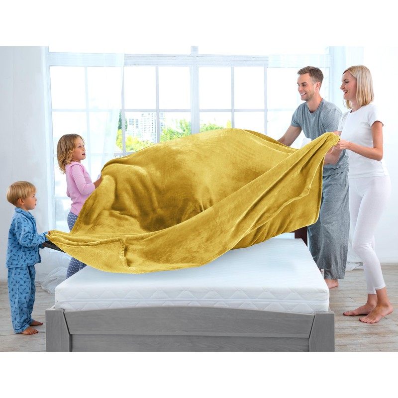 Utopia Bedding Utopia Bedding Fleece Blanket Twin Size Gold 300GSM