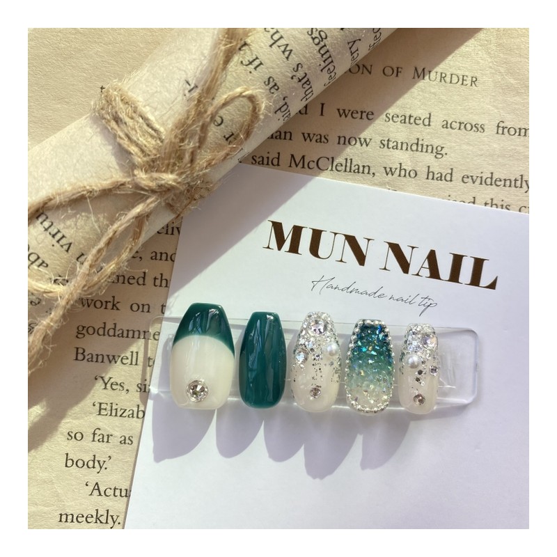 Snowy Meadow Nail Tips - Long Point / 눈내린초원 네일팁