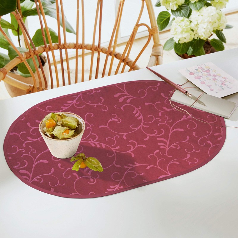 Erwin Müller Placemats Set of 2 Washable Burgundy Oval Size: