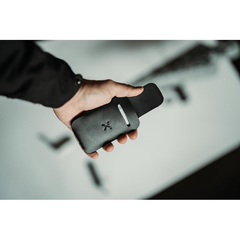 Lo Esencial Tarjetero de Piel Genuina Assembly Cardholder con 2