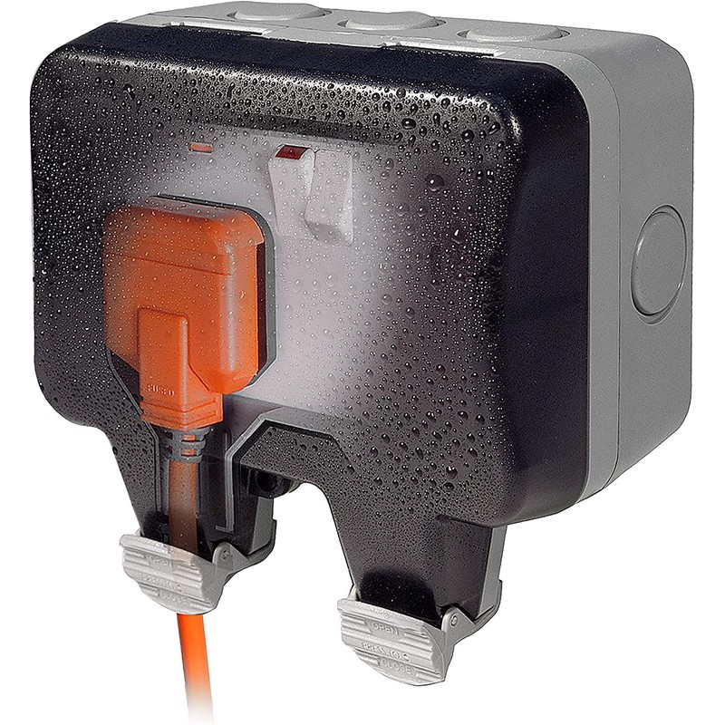 BG ELECTRICAL OUTDOOR SWITCHED SOCKET 2G DP 13A
