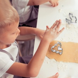 NiHome Juego de 21 cortadores de galletas de acero inoxidable para casa de pan de jengibre 3D y paisaje navideño para niños, Papá Noel, calcetín de caramelo, bastón de Navidad, alce, muñeco de nieve para hornear en la cocina