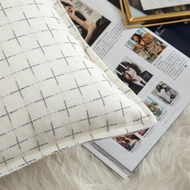 Mandioo Pack of 2 Burlap Linen Cushion Covers Woven Textured Modern Farmhouse Throw Pillow Cases Decorative Couch Sofa Bed Living Room 18 x 18 Inch 45x45 cm White