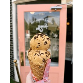 India Tree, Chocolate Vermicelli Sugar Sprinkles, Canister| Party Decoratifs for Baking and Decorating | 2.9 Lb (Pack of 1)