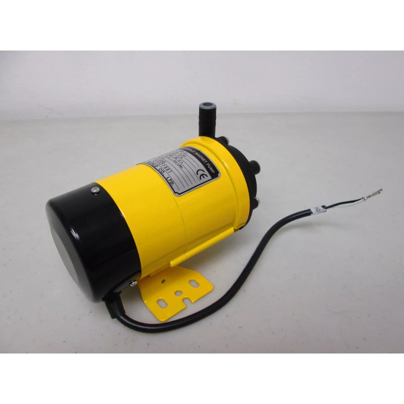 PAN WORLD 30PX Magnetic Aquarium RV Boat Water Pump 12