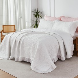 WINLIFE Bright White Ruffled Quilt Set 3pcs Queen 90''x98'' - Stone Washed Microfiber Crinkled Bedspread for All Season Farmhouse Style Lightweight Shabby Chic Coverlet Set with Pillow Shams