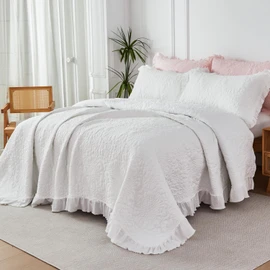 WINLIFE Bright White Ruffled Quilt Set 3pcs Queen 90''x98'' - Stone Washed Microfiber Crinkled Bedspread for All Season Farmhouse Style Lightweight Shabby Chic Coverlet Set with Pillow Shams