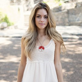 Uloveido Simulated Peridot & Opal Tree Of Life Pendant Necklace Copper Wire Wrapped Birthstone Jewelry for Women Y888 (Red Coral)