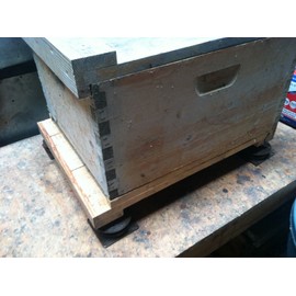 Spehar Beehive/pet food Ant Barrier set of 4 Made in U.S.A.