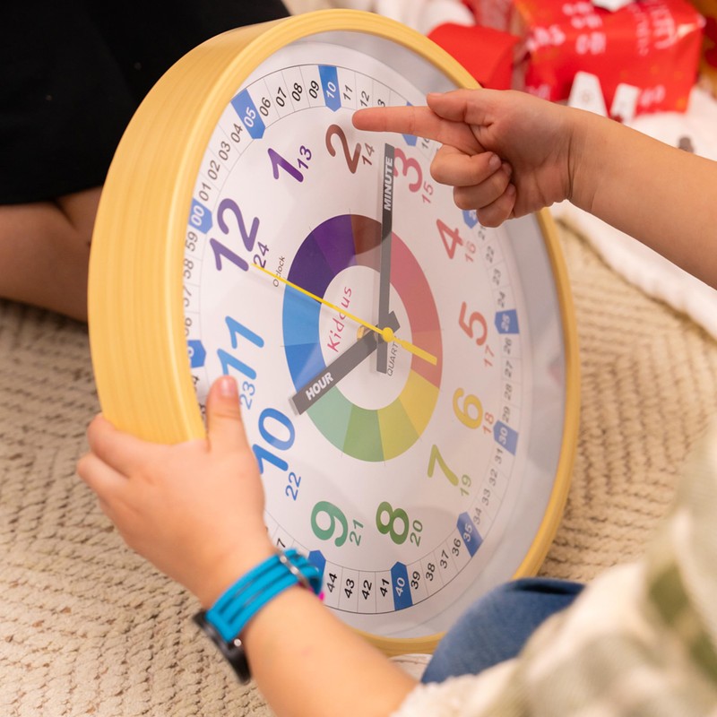 Kiddus Wall Clock for Boys and Girls. Silent Analogue Time