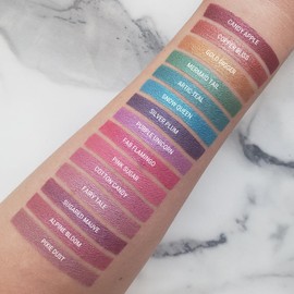 Aromi Metallic Liquid Lipstick | Long-lasting, Smear, Smudge, + Transfer Proof, Waterproof, Light, Baby Pink Lip Color with Shimmery Finish, Paraben + Phthalate Free (Pink Sugar)