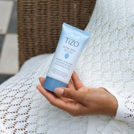 TIZO Ultra Zinc Protector solar para cuerpo y cara 100% mineral SPF40, Hidratante sin color 100g