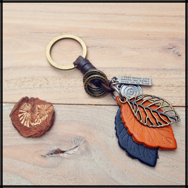 White Fang AZ145 Key Holder, Leather, Stylish, Retro Charm, Leaf,