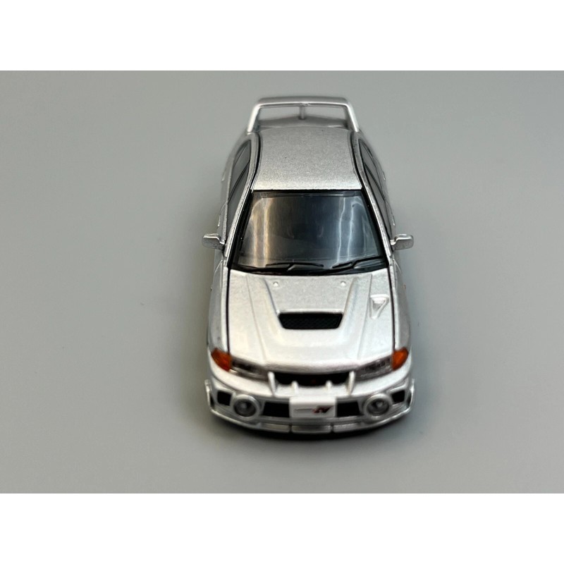 Poprace Mitsubishi Lancer Evolution IV Silver with engine 1/64 Scale