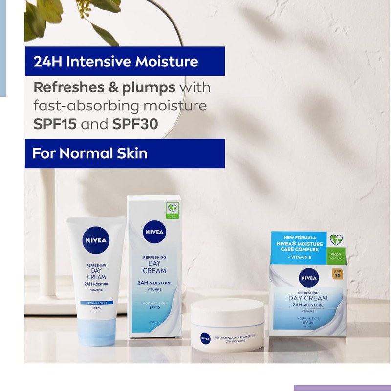 NIVEA Refreshing Day Cream (50ml), Day Cream for Women Provides