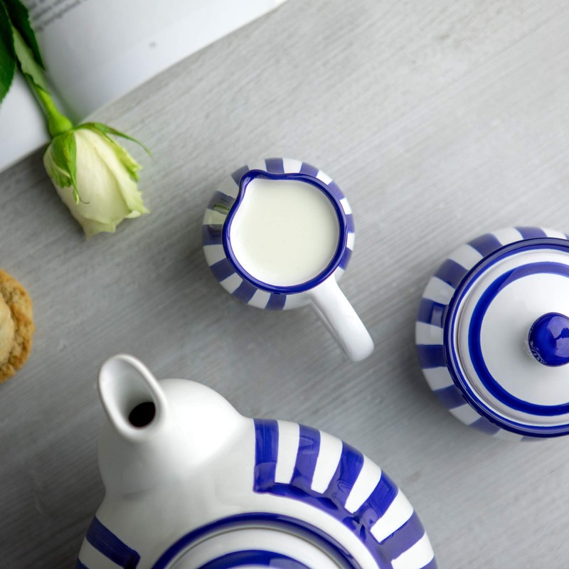 City to Cottage® - Keramik Milchkännchen | Blau-Weiß gestreift |