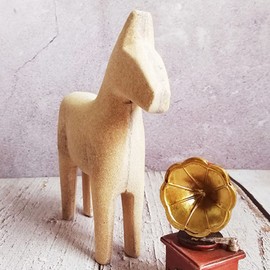 Ipetboom DIY Wooden Horse Figurine Unfinished Craft Decoration for Creative Horse Figures for Unique Handicrafts Safe Natural Material Great for DIY Projects and Home Decor