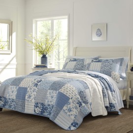 Laura Ashley - Queen Quilt Set, Soft & Reversible Cotton Floral Bedding with a Medium Weight Feel, 3 Piece Bed Set with Matching Pillowcases (Paisley Patchwork Blue)