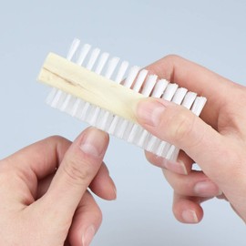 com-four® 3 x Wooden Hand Brush, Hand Wash Brush, Double-Sided Cleaning Brush for Hands and Fingernails (Pack of 3, Light Brown)