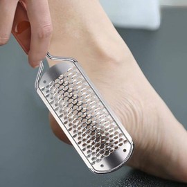 Foot callus remover for removing thick calluses from soles and heels / 발각질제거기 발바닥 발꿈치 굳은살 두꺼운 각질제거