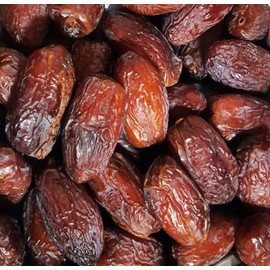 California MEDJOOL DATES Fresh Harvest Recloslable Bags Naturally Grown in California (1.5 LB)