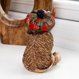 Darthome Tartan Highland Cow Boy Figurine Red Sitting Scottish Animal Decorative Ornament