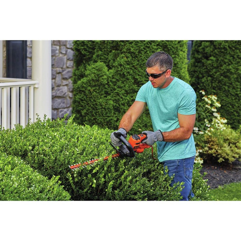 BLACK+DECKER 18-Inch Electric Hedge Trimmer (BEHT200)