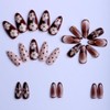 Uñas postizas de almendra medianas con diseño floral 3D, color