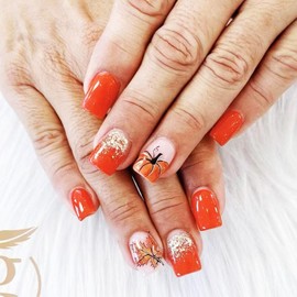 24Pcs Maple Leaf Short Square False Nails Pumpkin Gel Glue on Nail Thanksgiving Press on Nails Fall Leaves Stick on Fingernails Glossy Gold Glitter Acrylic Fake Nail for Coquette Women Girls