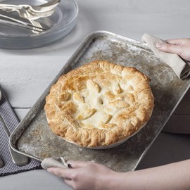 WM Bartleet & Sons 1750 Crinkle Rim Pie Dish (Blue)