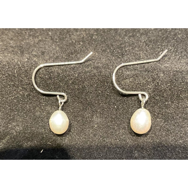 Unbranded Fresh water Pearl Earrings hoop stainless steel