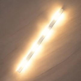 Intenseso SLIMLED Tira LED Autoadherible Apagador y Clavija Integrados Luz Cálida (20cm) 2 watts