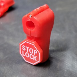 100pcs Red Plastic Stop Locks Anti Theft Peg Hook Locks - 6mm Hook Diameter