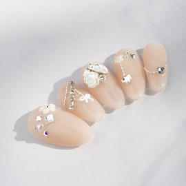 Crystal Flower Handmade Nail Tips - Short Almond / 크리스탈 플라워 수제네일팁 - 숏아몬드