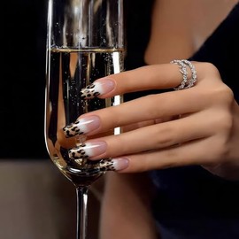 Uñas postizas de longitud media con degradado rosa, reutilizables, con pestañas adhesivas - Kit de manicura de 24 piezas para mujeres y niñas