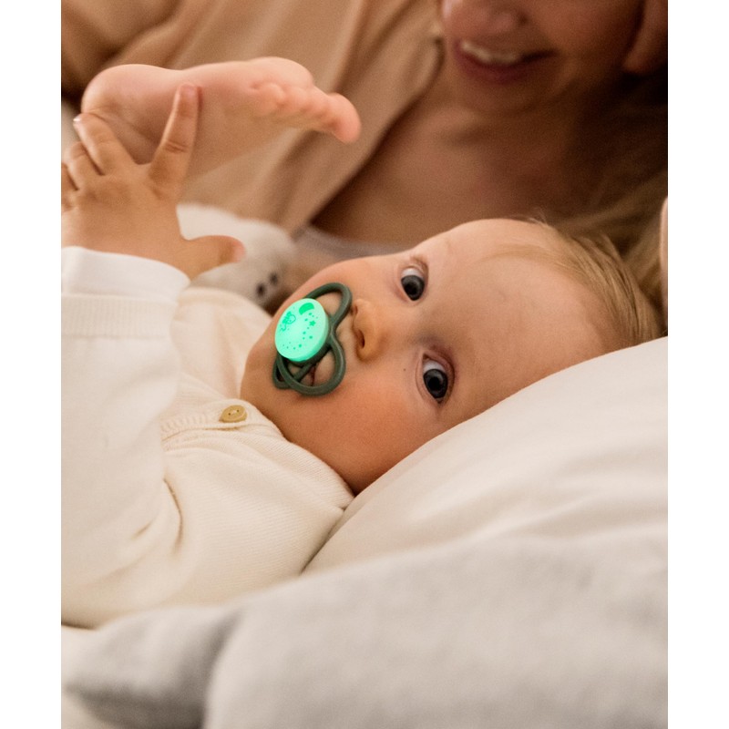 Skin & Tooth-Friendly nip Butterfly Light Dummy: Flat Teat, Soft