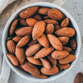 Seeberger Roasted Almonds Pack of 5: Large Crisp Almond Kernels with High Vitamin Content Crispy Seeds with Pleasant Sweet Aroma without Salt, Vegan (5 x 150 g)