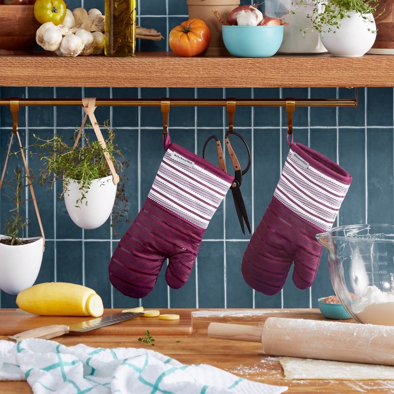 KitchenAid Albany Oven Mitt 2-Pack Set, Beet, 7"x13"