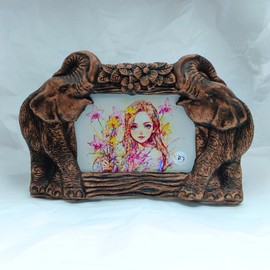 DARUNITA HomeDeCor Elephant (Pentagon) Picture Frame 4 x 6 | Handmade Recycled Sawdust Frame | Sustainable 3D Elephant Photo Frame Decor for Wall & Tabletop | 7 x 11 inches